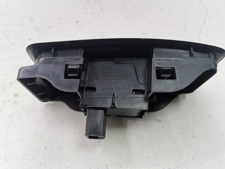 Seat Ateca (2016 - ) 5G0959855R Кнопка стеклоподъемников — фото 3