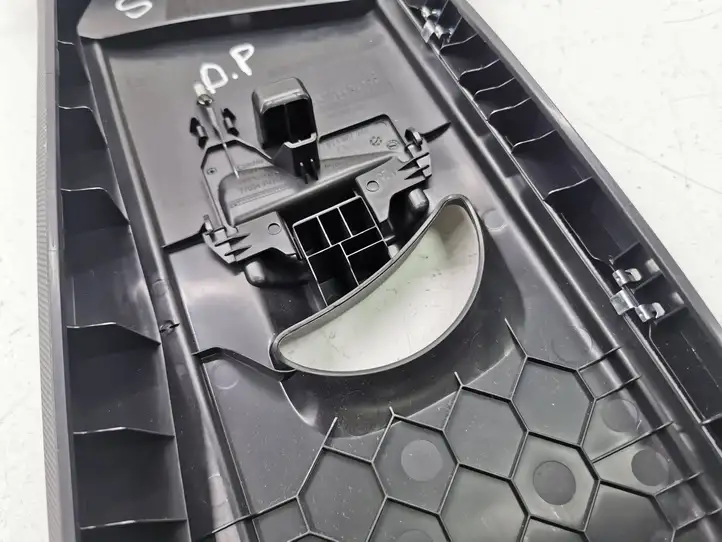 Audi A3/S3 8Y (2020 - ) 8Y4867244 Верхняя обшивка стойки B — фото 2
