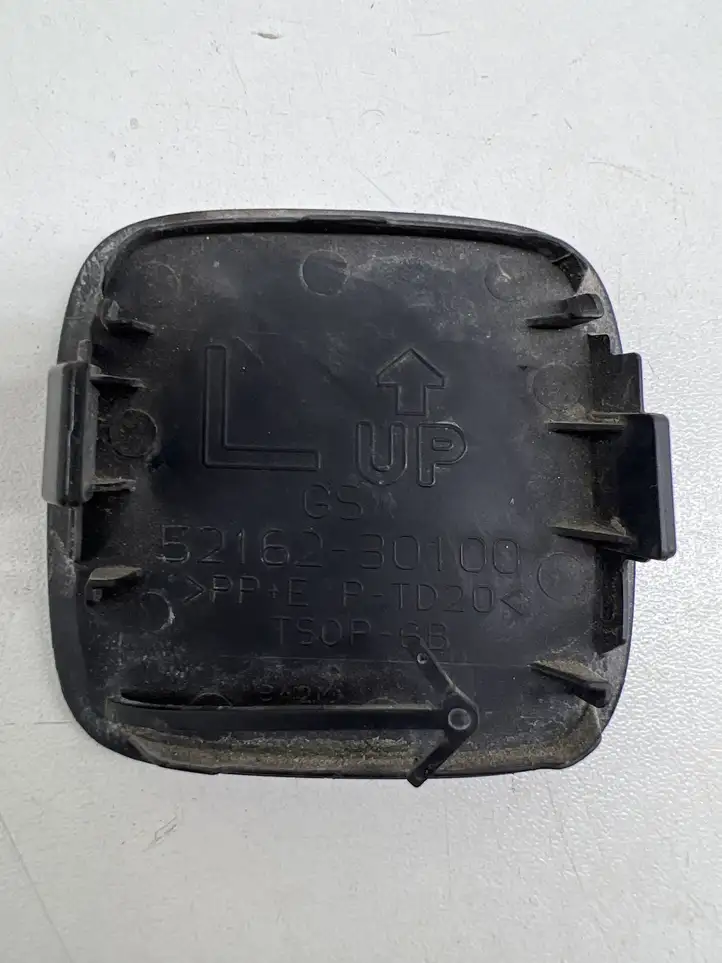 Lexus GS 300 350 430 450h (2004 - 2007) 5216230100 Заглушка буксировочной петли бампера — фото 3
