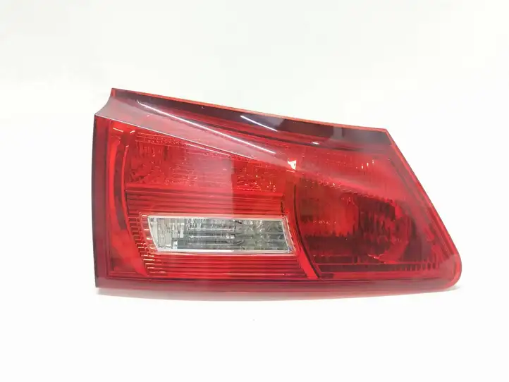 Lexus IS 220D-250-350 (2005 - 2010) 7440 Задний фонарь в крышке багажника — фото 1