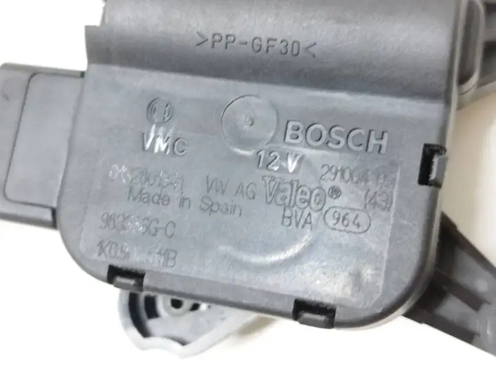 Audi A3/S3 8P (2004 - 2008) 1K0907511B Двигатель задвижки потока воздуха — фото 4