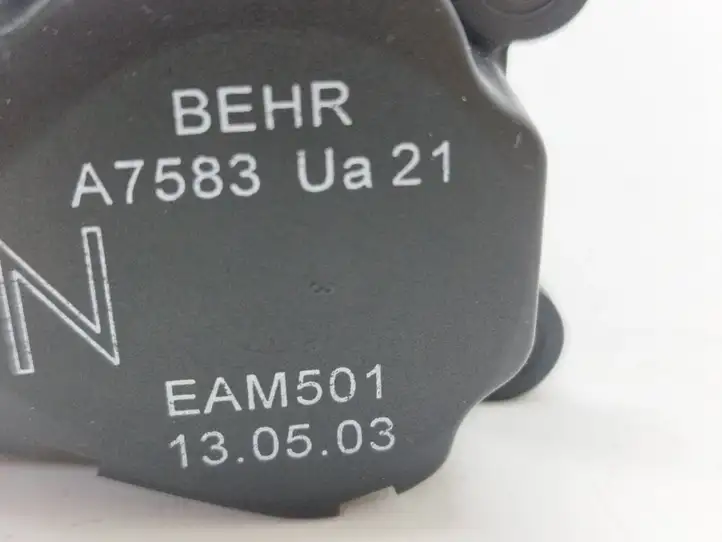 Peugeot 307 CC (2001 - 2005) A7583UA21 Двигатель задвижки потока воздуха — фото 2