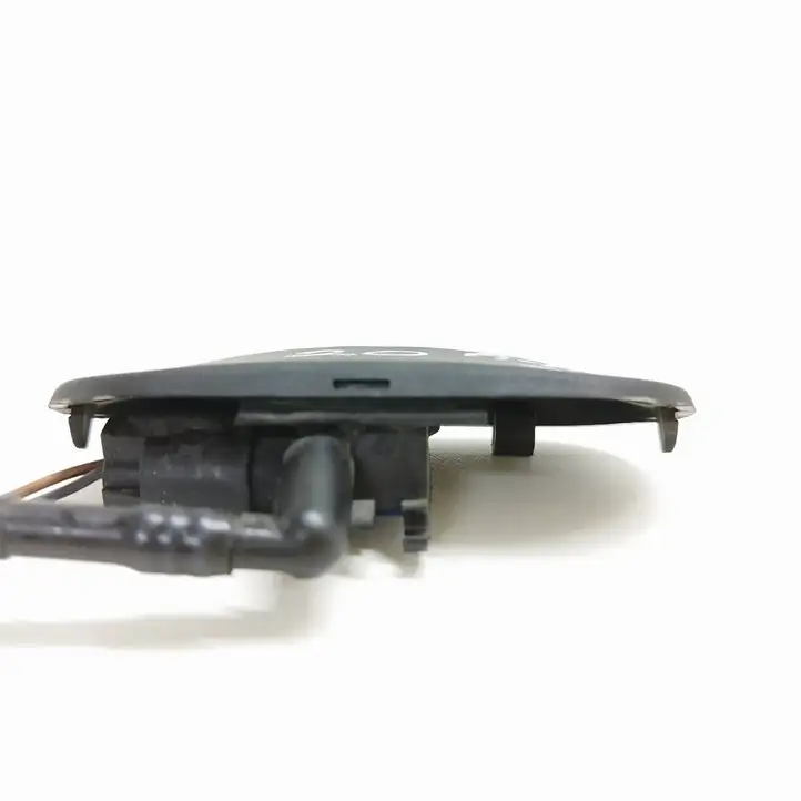Audi A3/S3 8P (2008 - 2013) 8P0955987 Форсунка омывателя лобового стекла — фото 3