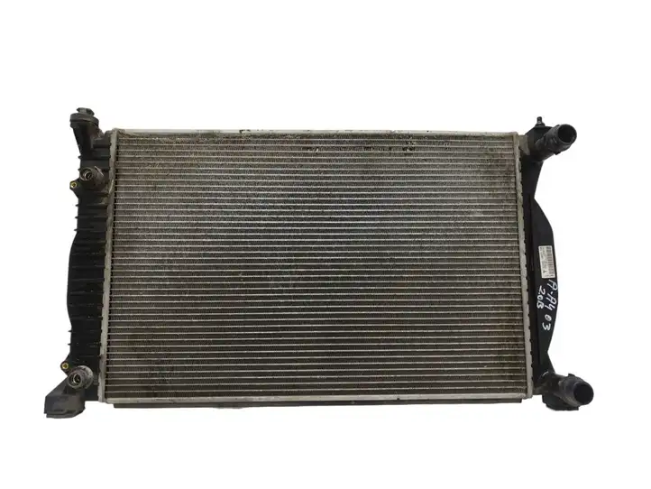 Audi A4 S4 B6 8E 8H (2000 - 2006) 8E0121251L Радиатор охлаждающей жидкости двигателя — фото 1