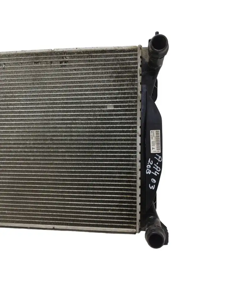 Audi A4 S4 B6 8E 8H (2000 - 2006) 8E0121251L Радиатор охлаждающей жидкости двигателя — фото 3