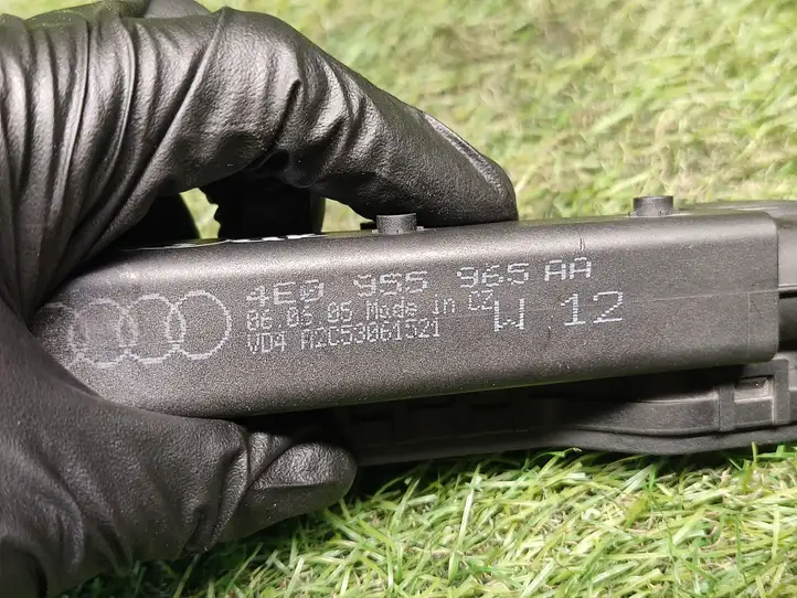 Audi A8 S8 D3 4E (2005 - 2007) 4E0955965AA Распылители омывателя — фото 2