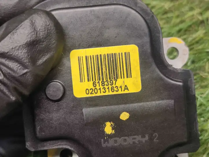 Chevrolet Spark (2009 - 2015) 618397 Двигатель задвижки потока воздуха — фото 4