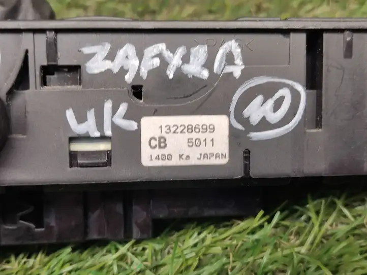Opel Zafira B (2008 - 2014) 13228699 Блок кнопок стеклоподъемников — фото 5