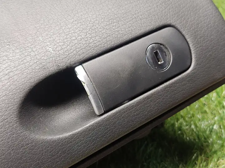 Audi A4 S4 B7 8E 8H (2004 - 2009) 8E1857035 Бардачок в сборе — фото 4