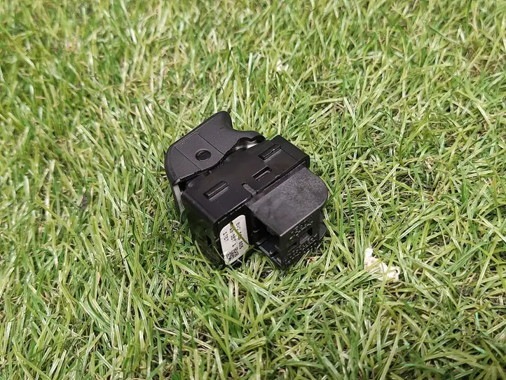 Audi A3/S3 8V (2012 - 2016) 8V0959855 Кнопка стеклоподъемников — фото 4