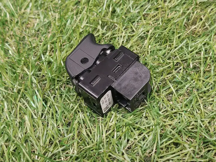 Audi A3/S3 8V (2012 - 2016) 8V0959855 Кнопка стеклоподъемников — фото 2