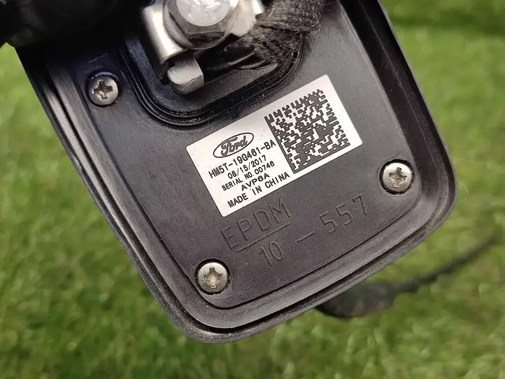 Ford Focus (2015 - 2019) HM5T19G461BA GPS антенна — фото 3