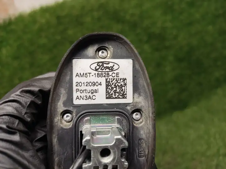 Ford C-MAX II (2010 - 2015) AM5T18828CE GPS антенна — фото 2