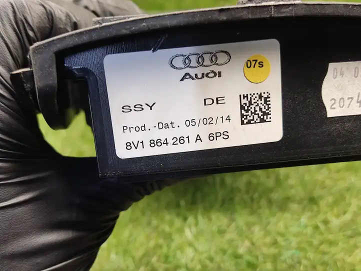 Audi A3/S3 8V (2012 - 2016) 8V1864261A Рамка рычага КПП — фото 2