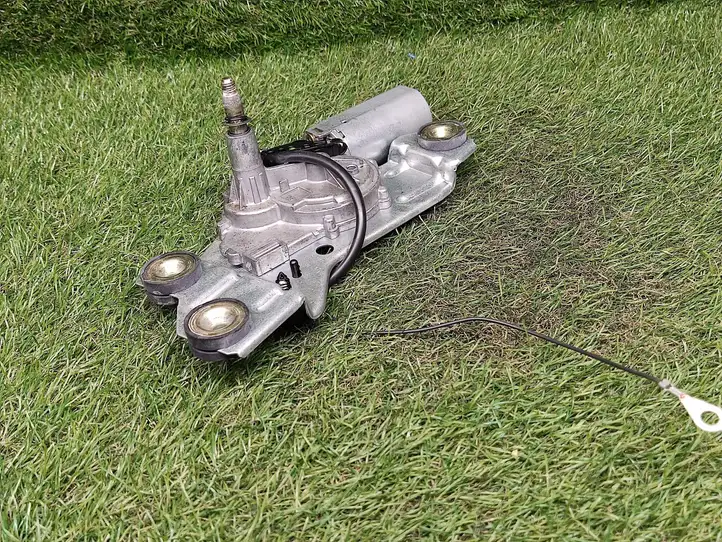 Ford Focus (2008 - 2011) XS41N17K441AA Двигатель стеклоочистителя заднего стекла — фото 4