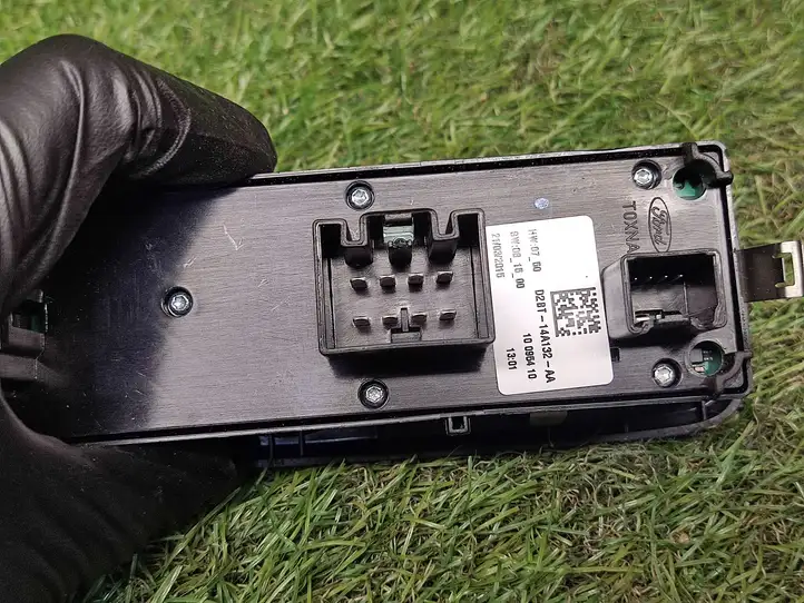 Ford Fiesta (2013 - 2017) D2BT14A132AA Кнопка стеклоподъемников — фото 4