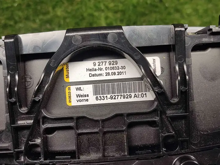BMW 3 F30 F35 F31 (2012 - 2018) 9279938 Передняя подсветка — фото 5