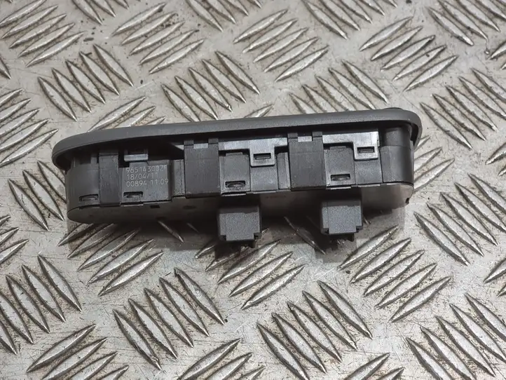 Citroen C5 (2004 - 2008) 96514300ZF Кнопка стеклоподъемников — фото 4
