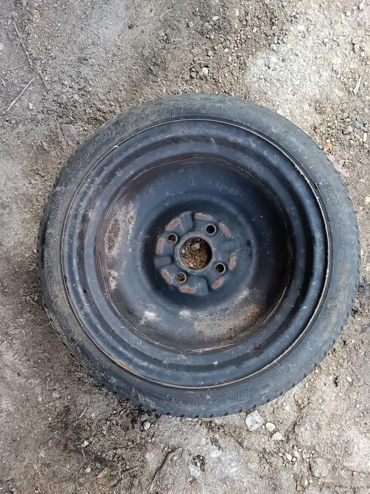 Toyota Yaris (2003 - 2005) 2140666 Запасное колесо R14 — фото 3