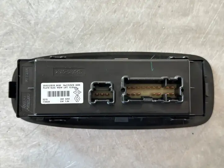 Renault Kadjar (2015 - 2018) 254012351R Блок кнопок стеклоподъемников — фото 2