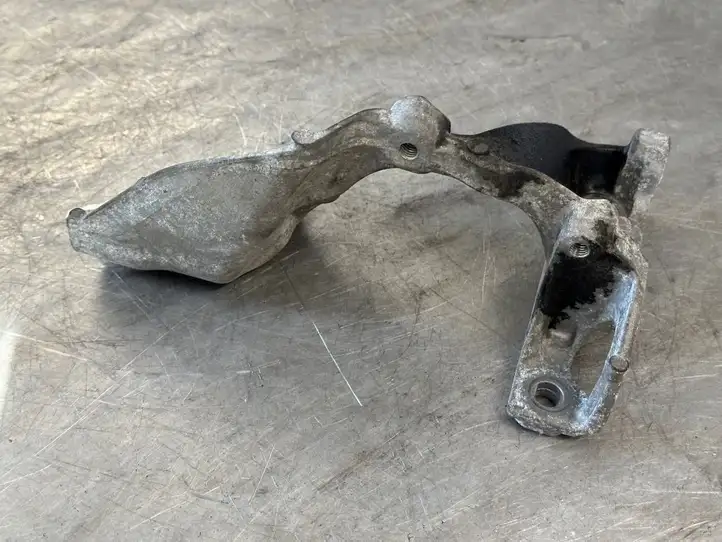 Nissan Qashqai (2010 - 2013) 147177968R Кронштейн двигателя — фото 2