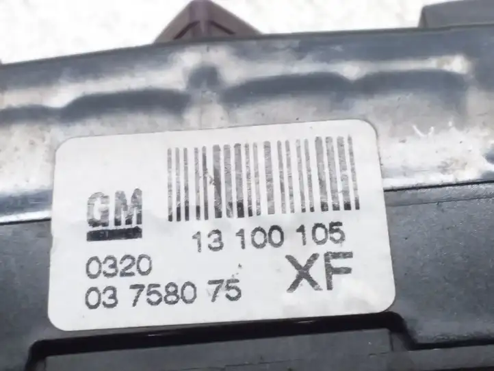Opel Astra H (2004 - 2009) 13100105 Включатель аварийных фонарей — фото 3