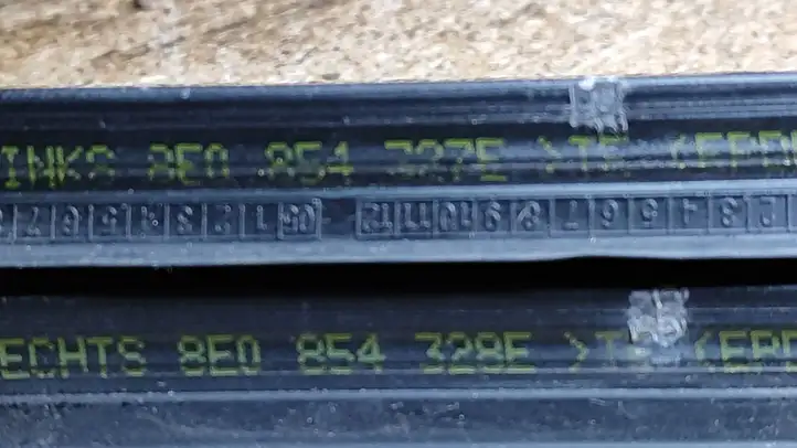 Audi A4 S4 B6 8E 8H (2000 - 2006) 8E0854328E Накладка стоек лобового стекла — фото 3