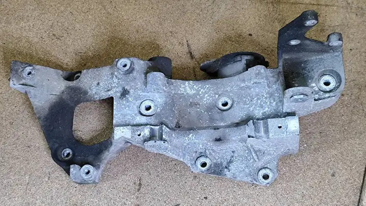 Citroen C-Crosser (2007 - 2013) 9661297180 Кронштейн генератора — фото 2