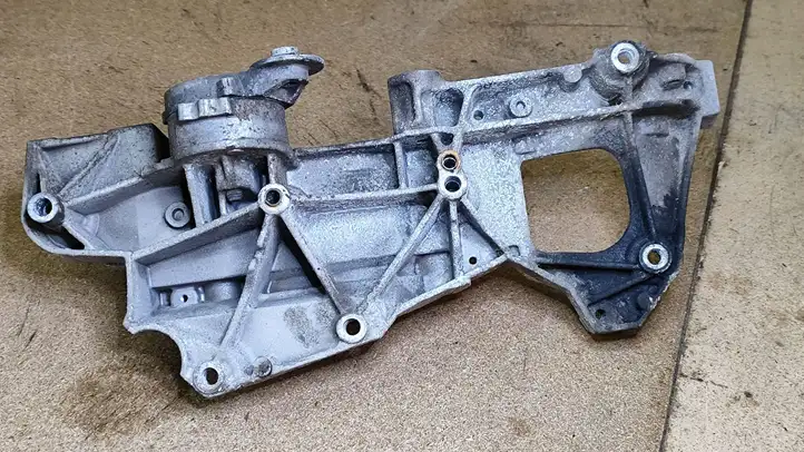 Citroen C-Crosser (2007 - 2013) 9661297180 Кронштейн генератора — фото 3