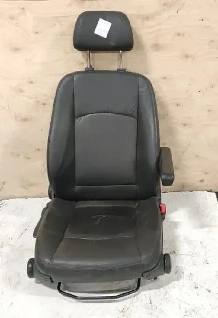 Mercedes-Benz Vito Viano W639 (2003 - 2010) Переднее сиденье пассажира — фото 1