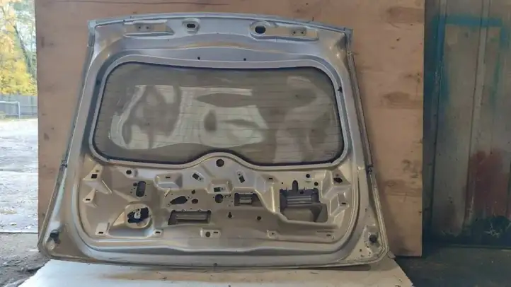 Ford Fiesta (2000 - 2005) 1541627 Крышка багажника — фото 4