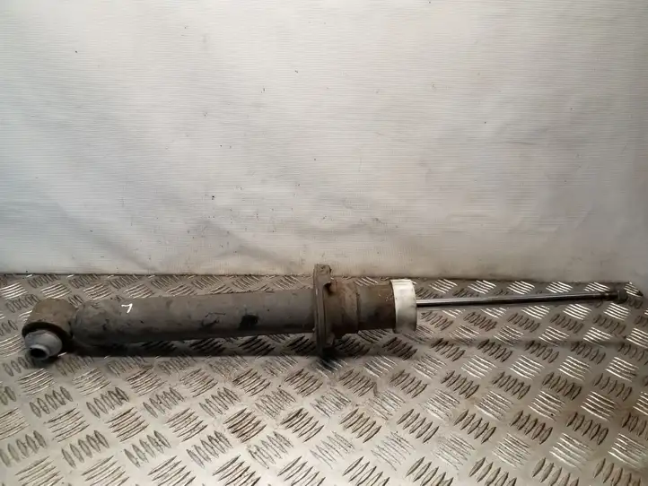 BMW 5 F10 F11    Задний амортизатор с пружиной