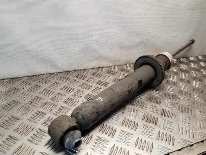 BMW 5 F10 F11    Задний амортизатор с пружиной