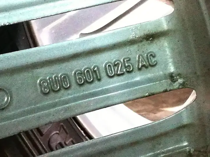 (2014 - 2018) 8U0601025AC Легкосплавный колесный диск R19 — фото 7