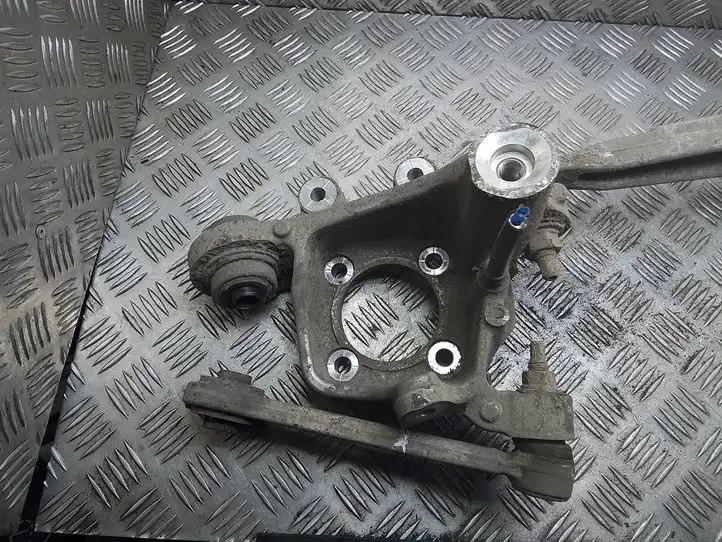 BMW 7 E65 E66 (2001 - 2008)   Задний поворотный кулак (ступица, цапфа)