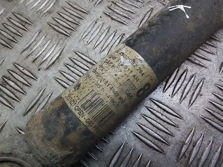 Volkswagen Tiguan (2007 - 2011)  5N0512011AH Задний амортизатор с пружиной