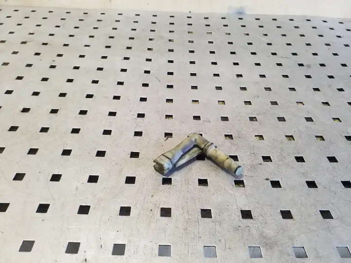 Volkswagen PASSAT B8 (2015 - )   Трубка (трубки)/ шланг (шланги) сцепления