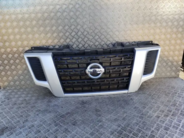 Nissan NV400 (2012 - 2020) 62310BZ50A Верхняя решетка радиатора — фото 1