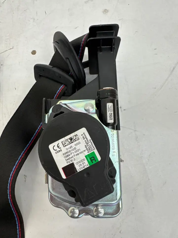 BMW 3 G20 G21 (2019 - ) 636608100B Передний ремень безопасности — фото 7