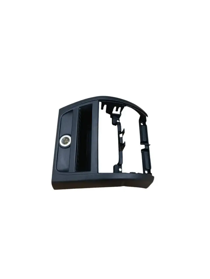 BMW M5 F10 (2011 - 2013) 9206664 Накладка заднего прикуривателя — фото 2