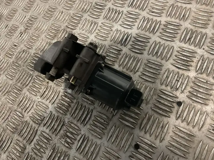 Mitsubishi Pajero (1999 - 2003) Термостат EGR — фото 3
