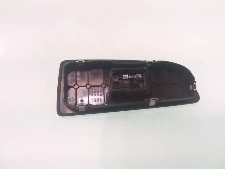 BMW 1 E81 E87 (2004 - 2011) 6935534 Кнопка стеклоподъемников — фото 2