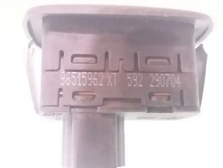 Citroen C5 (2004 - 2008) 96515962 Кнопка стеклоподъемников — фото 3
