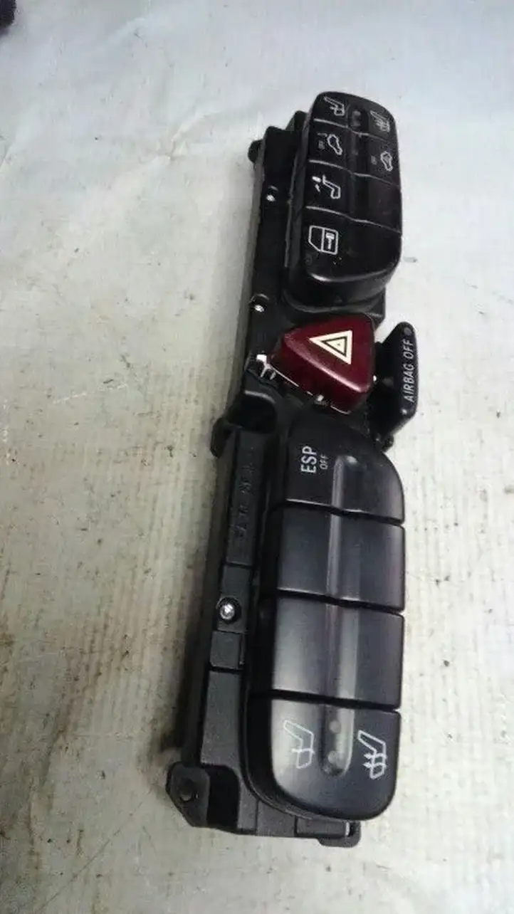 Mercedes-Benz C W203 (2000 - 2007) 2038210151 Другие включатели / ручки/ переключатели — фото 1