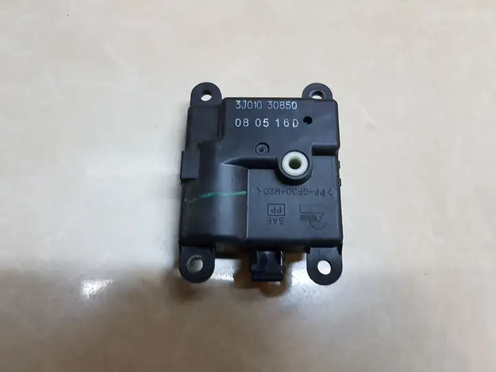 Nissan Qashqai (2006 - 2010) 3J01030850 Двигатель задвижки потока воздуха — фото 2