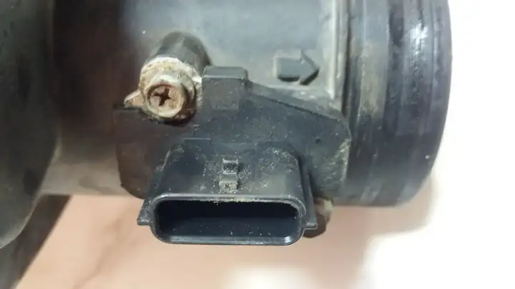 Nissan Qashqai (2006 - 2010) 226807S000 Датчик массового расхода воздуха — фото 1