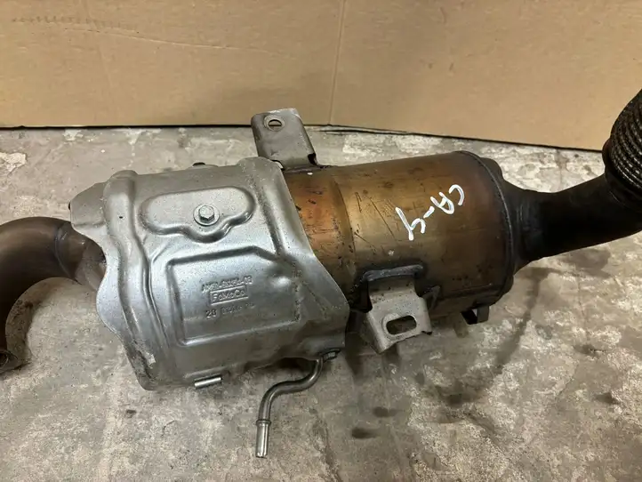 Ford Focus Grand C-MAX (2010 - 2019) F1F15H270AB Катализатор / DPF / FAP — фото 9