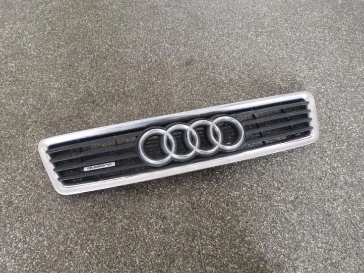 4Z7853651 Audi A6 S6 C5 4B Grotelės viršutinės