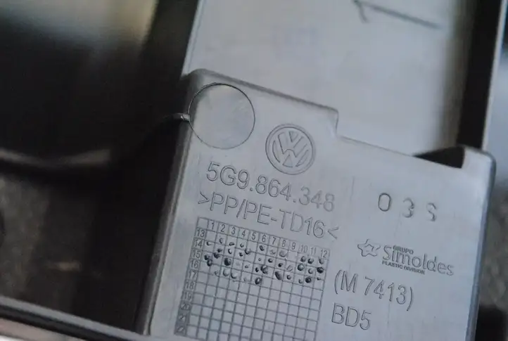 Volkswagen Golf VII (2013 - 2019) 5G9864348 Прочие детали салона — фото 5