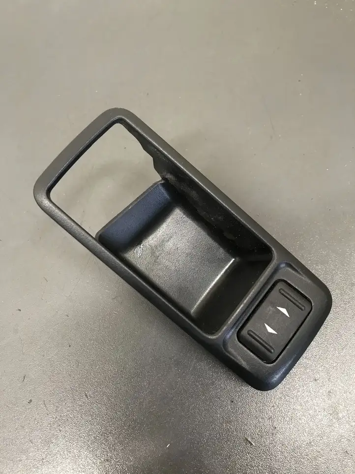 Ford Focus (2005 - 2008) 3M51226A36 Накладка кнопки стеклоподъемника — фото 1